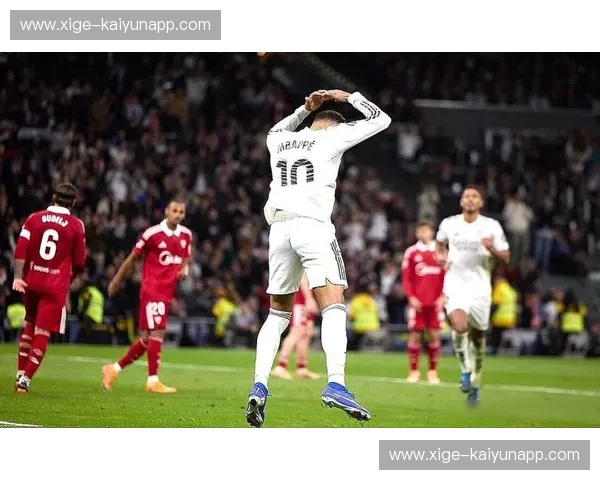 欧洲德比的红与白：拜仁vs皇马，在新浪体育见证诸神黄昏与新王登基